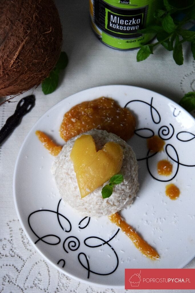Orientalny deser ryżowo-kokosowy z mango