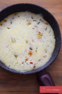 Omlet paprykowo-serowy