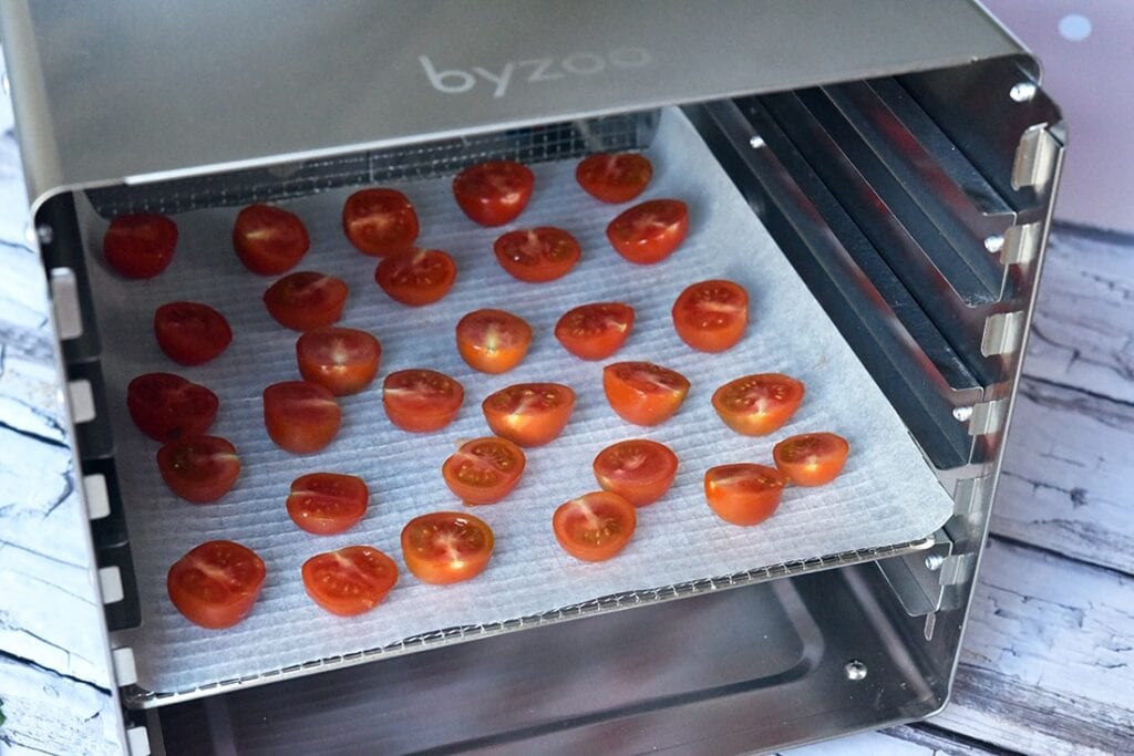 pomidory w dehydratorze