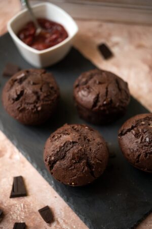 Muffinki czekoladowe z dżemem