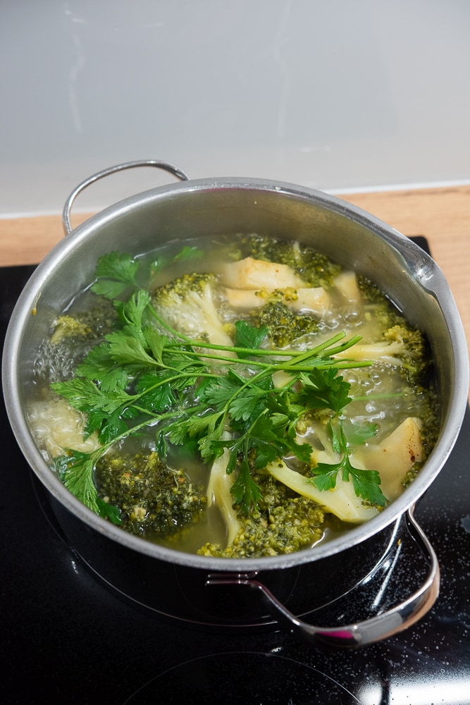 zupa krem z brokułów z ziemniakami