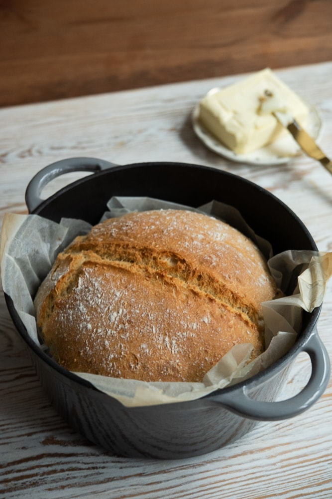 Przepis na chleb z garnka żeliwnego
