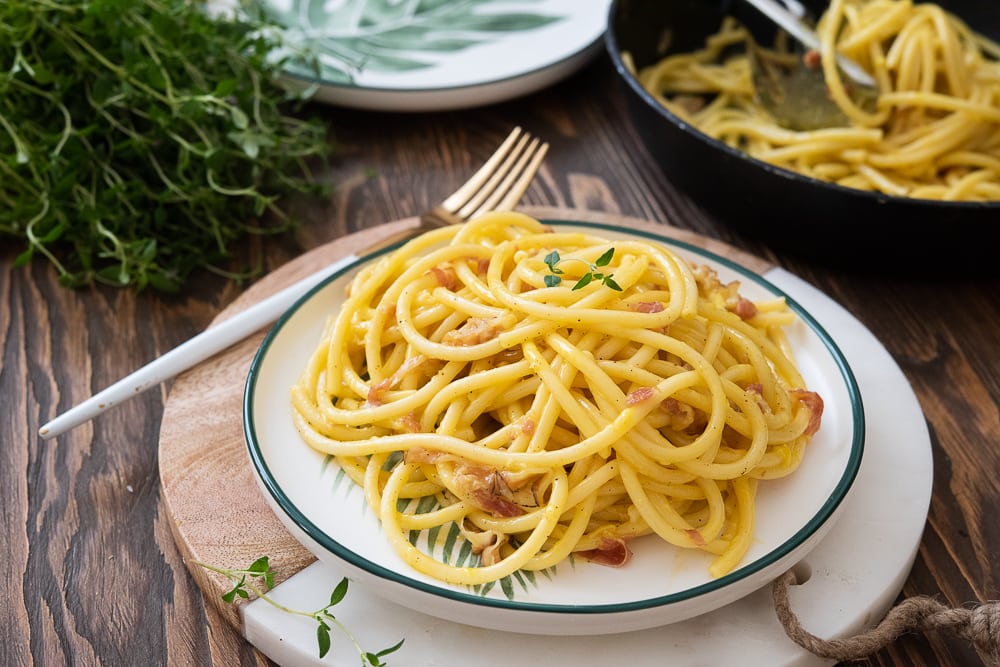 Spaghetti carbonara - prosty przepis bez śmietany