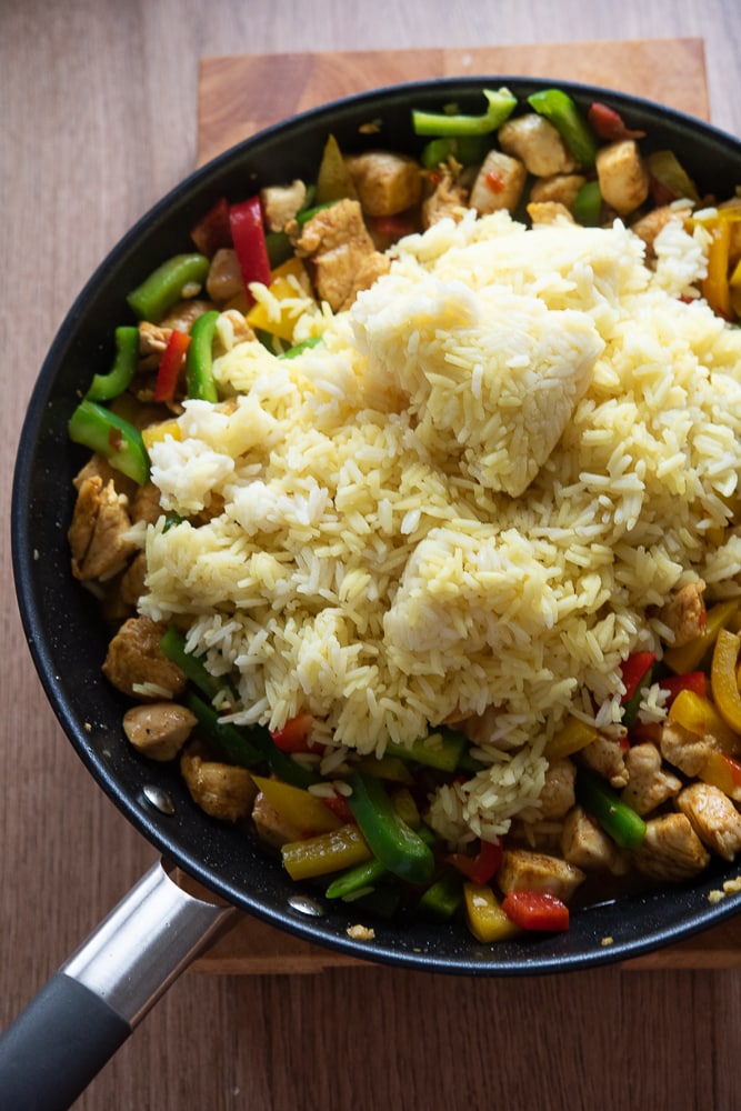 ryz z kurczakiem i warzywami