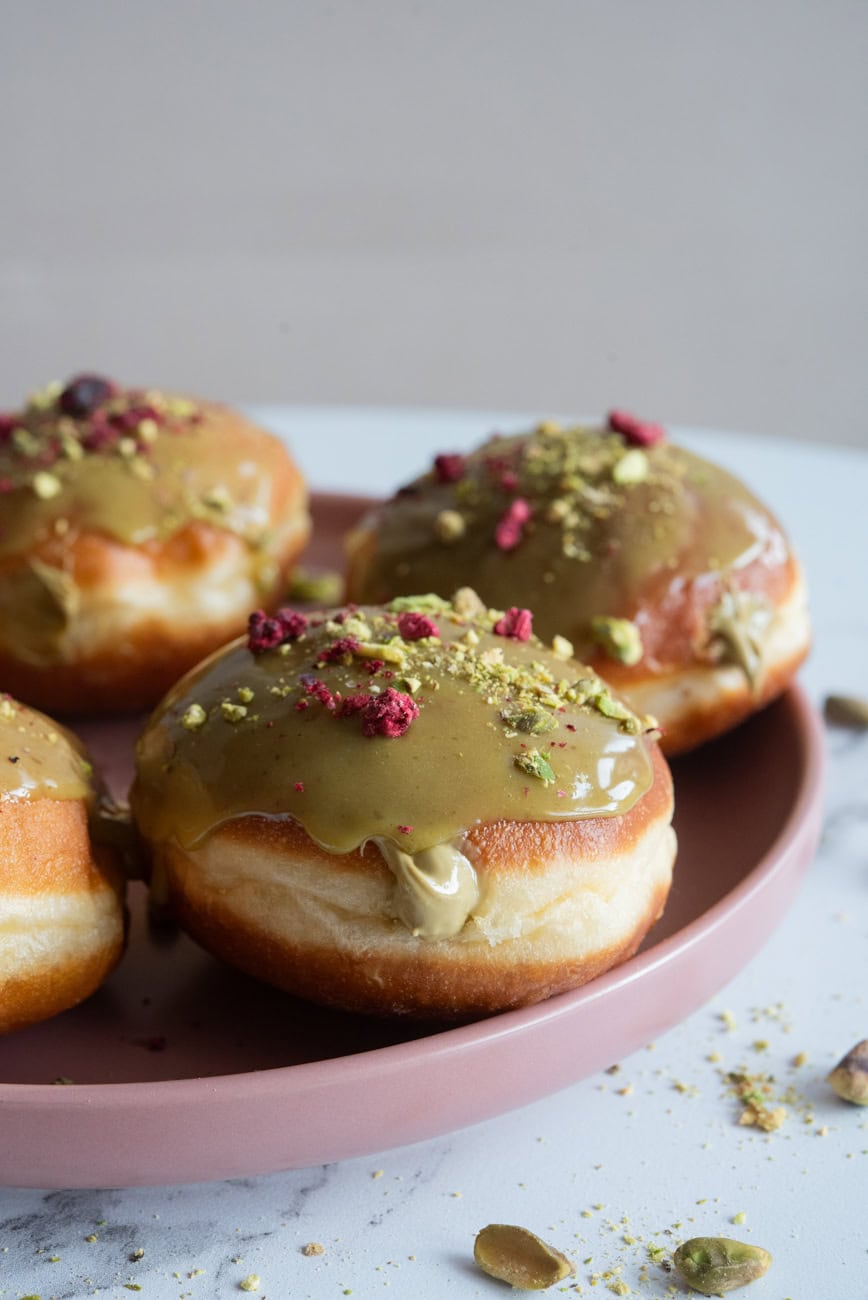 pączki pistacjowe pączki pistacjowe