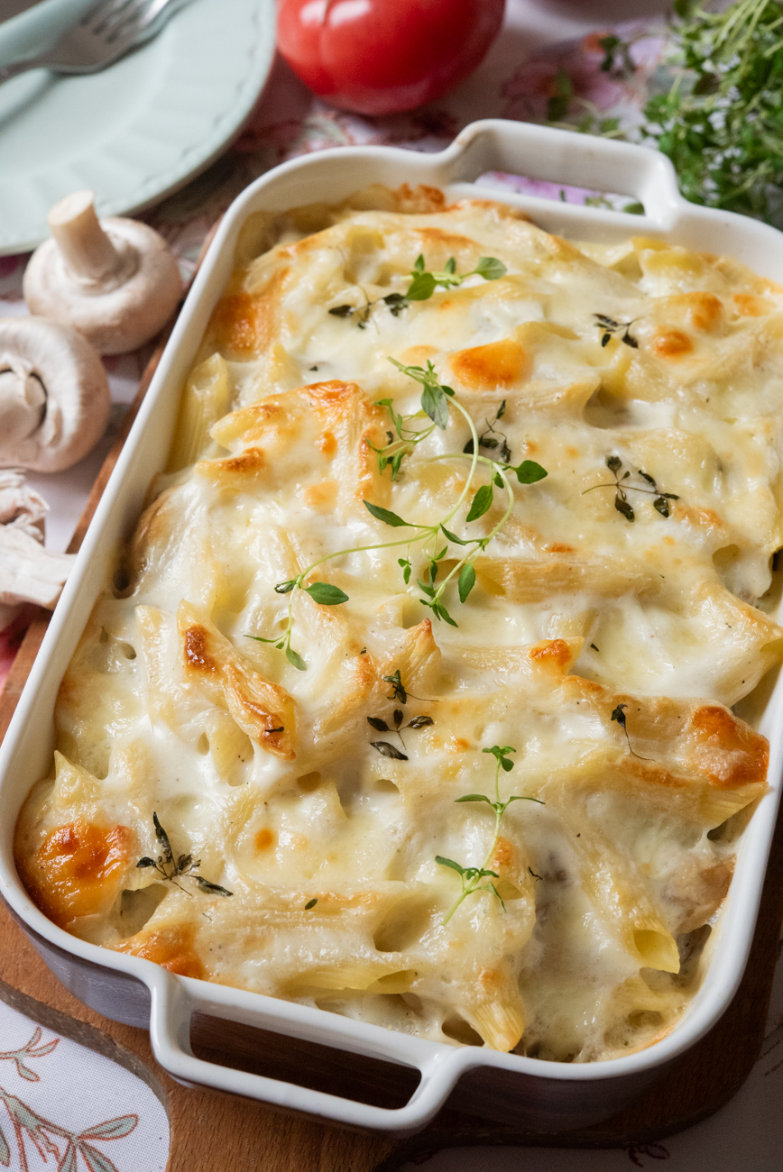 Zapiekanka makaronowa z mięsem mielonym i pieczarkami