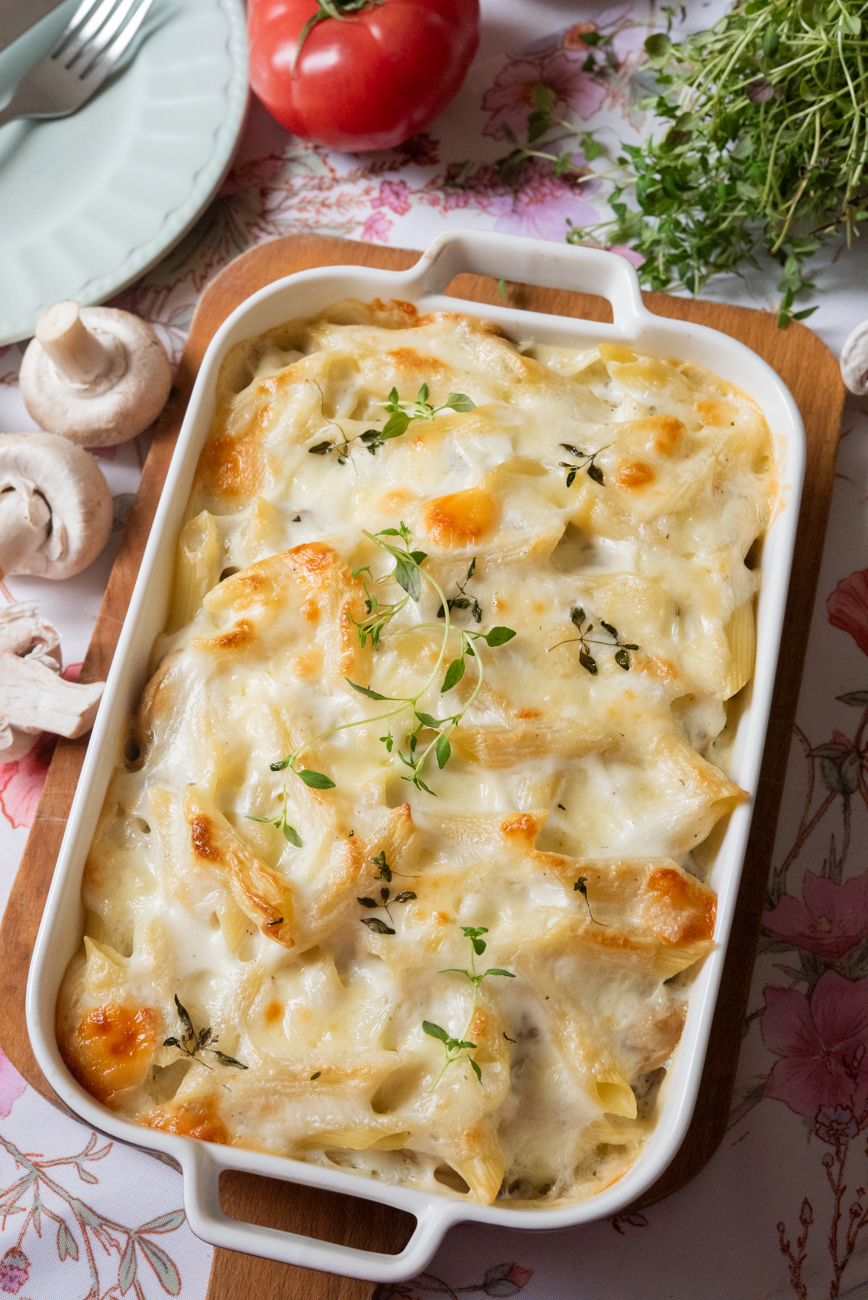 Zapiekanka makaronowa z mięsem mielonym i pieczarkami